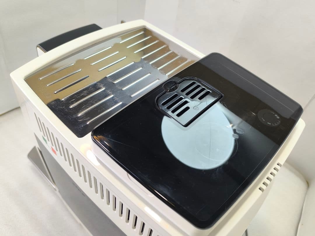 デロンギマグニフィカS コンパクト全自動コーヒーマシン ECAM23120 3