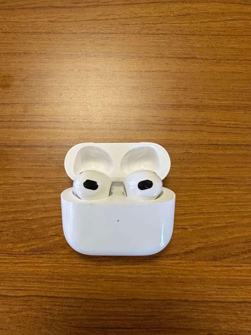 AirPods 第3世代　本体 ホワイト 充電ケース付