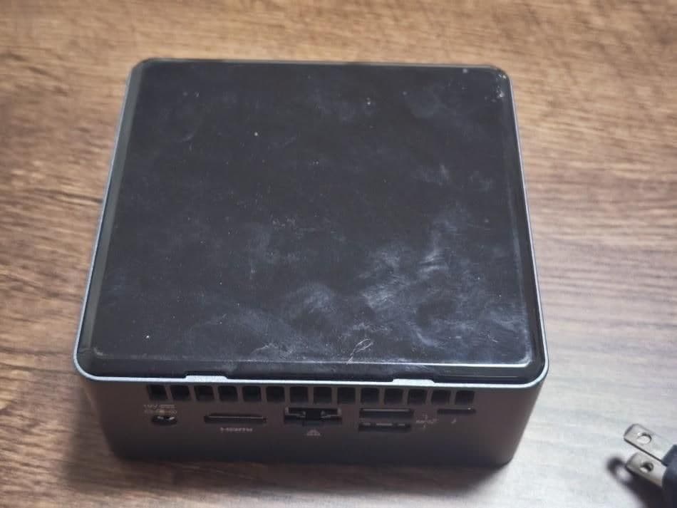 インテル Intel NUC BOXNUC8i7BEH コンパクトPC ミニPC