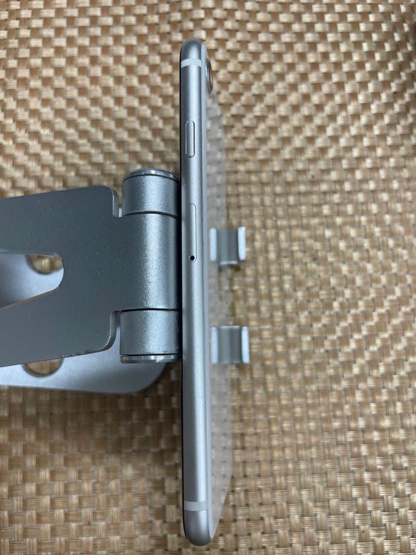 iPhone SE 第3世代 128 GB スターライトSIMフリー【3984】