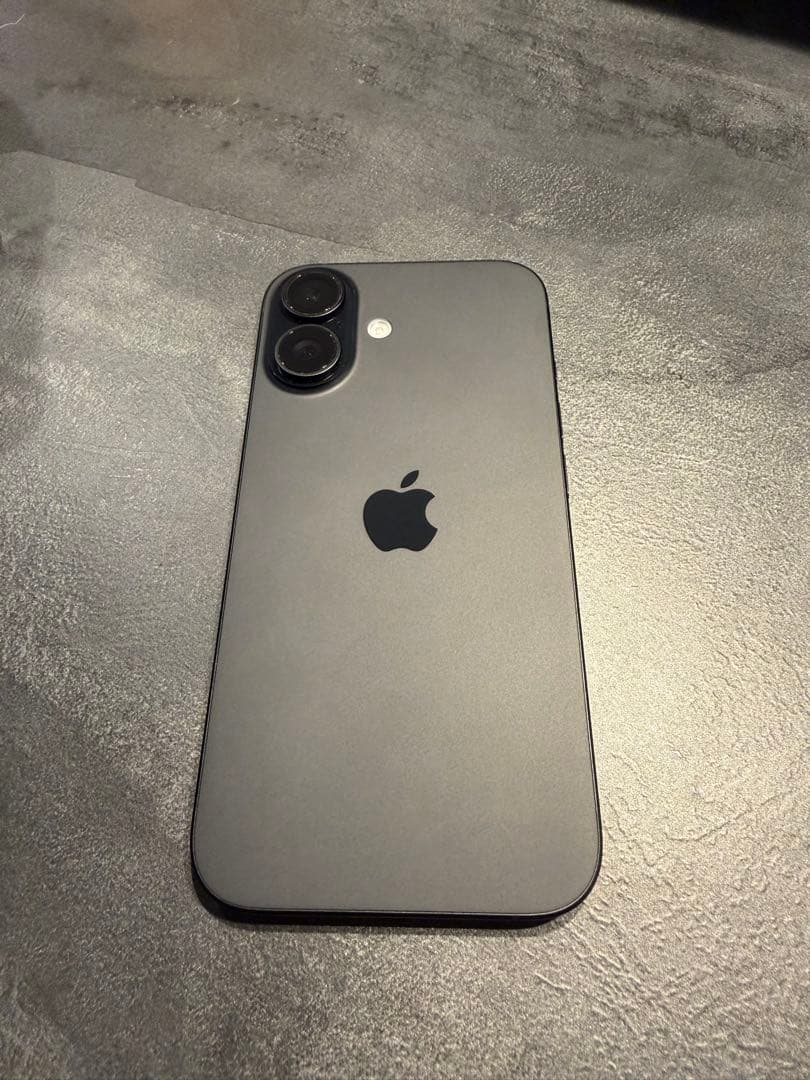 【極美品】iPhone16 ブラック128GB SIMフリー