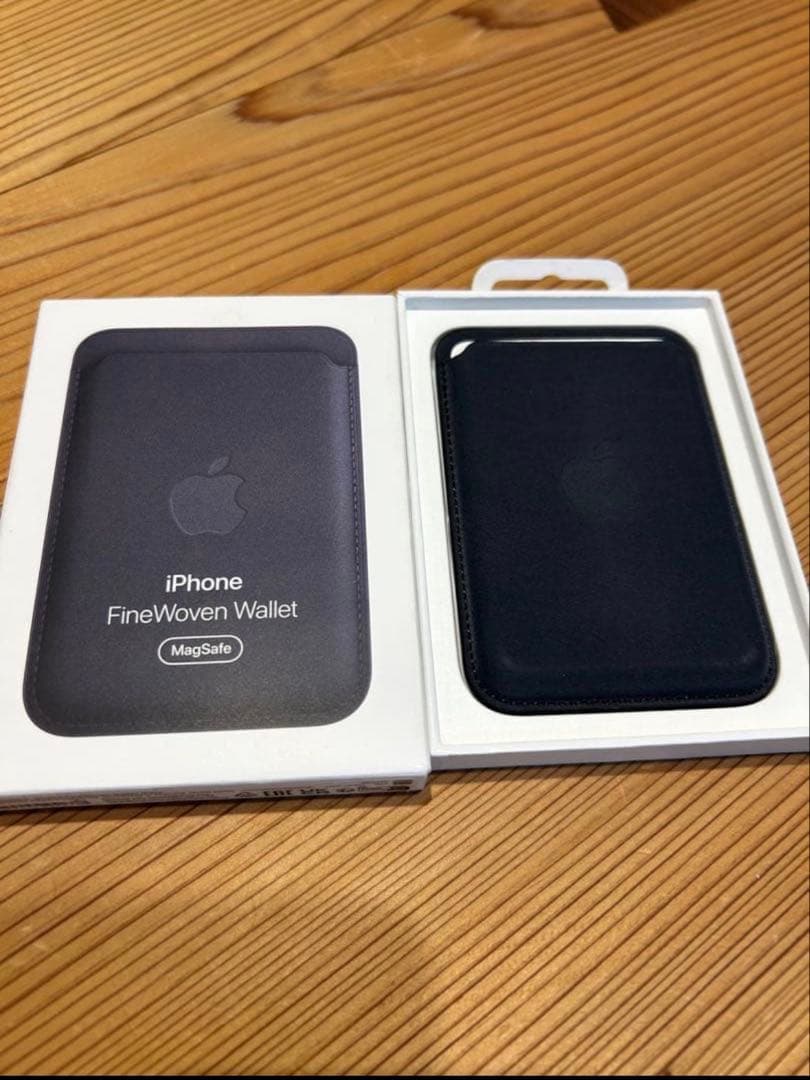 coronAppleMagSafeファインウーブンウォレット　ブラック