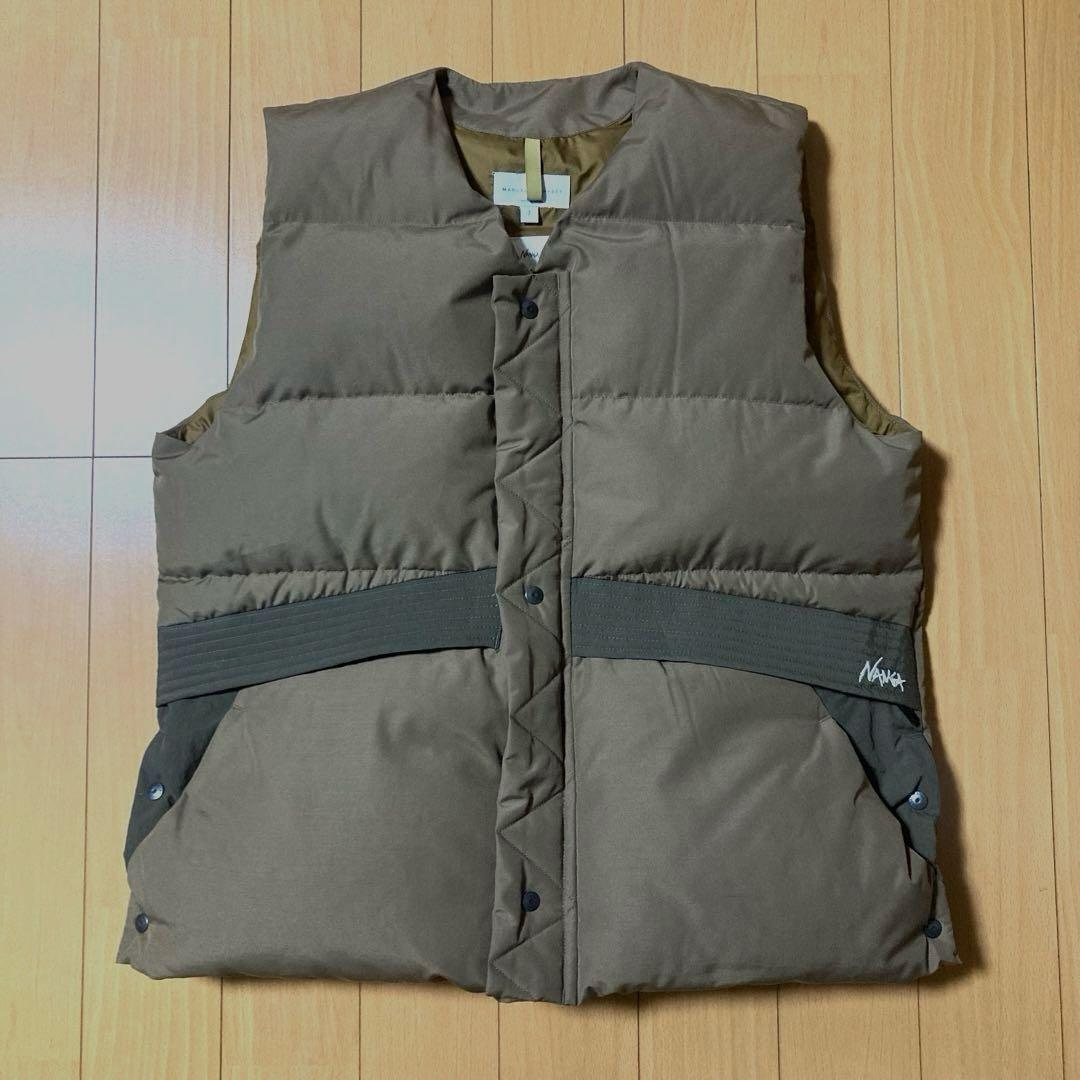 ナンガ×マニュアルアルファベット ダウンベスト　M