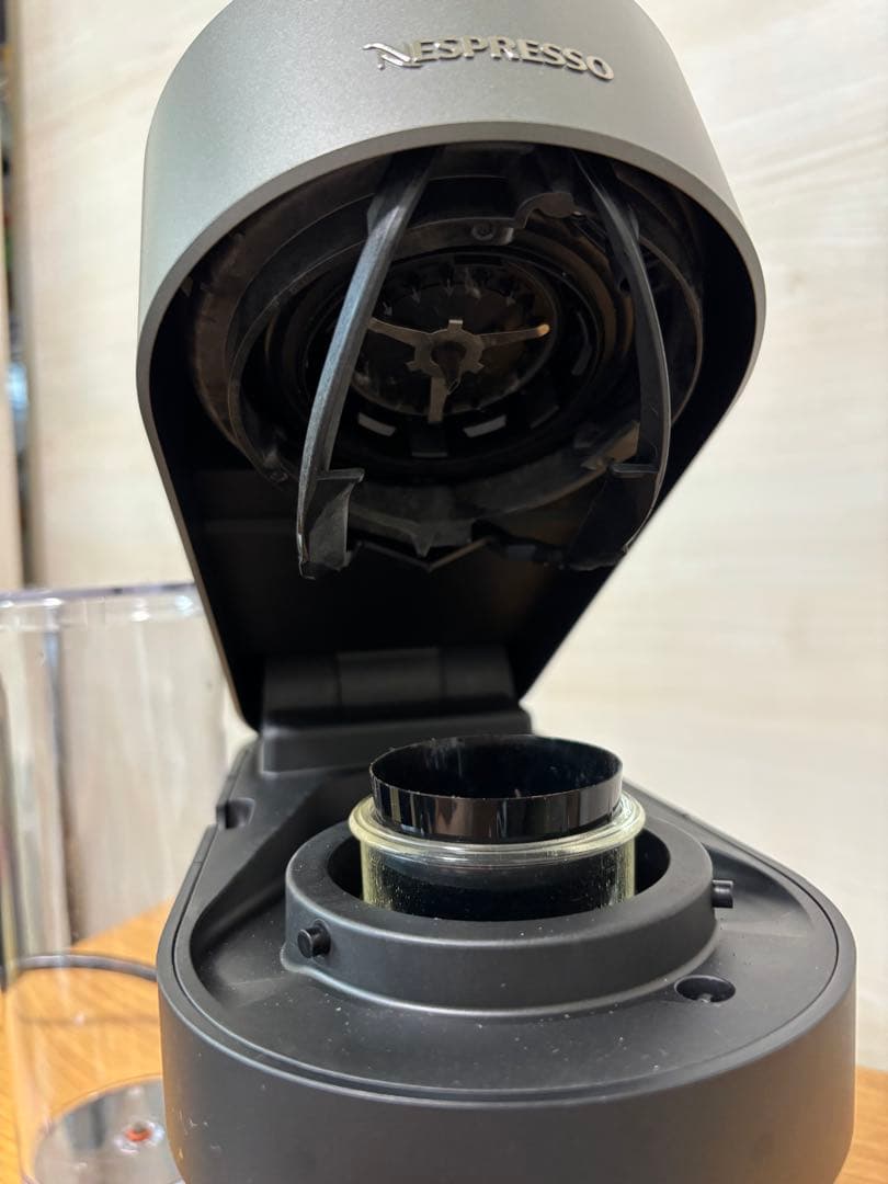 美品　Nespresso コーヒーメーカー カプセル式　エスプレッソ送料無料