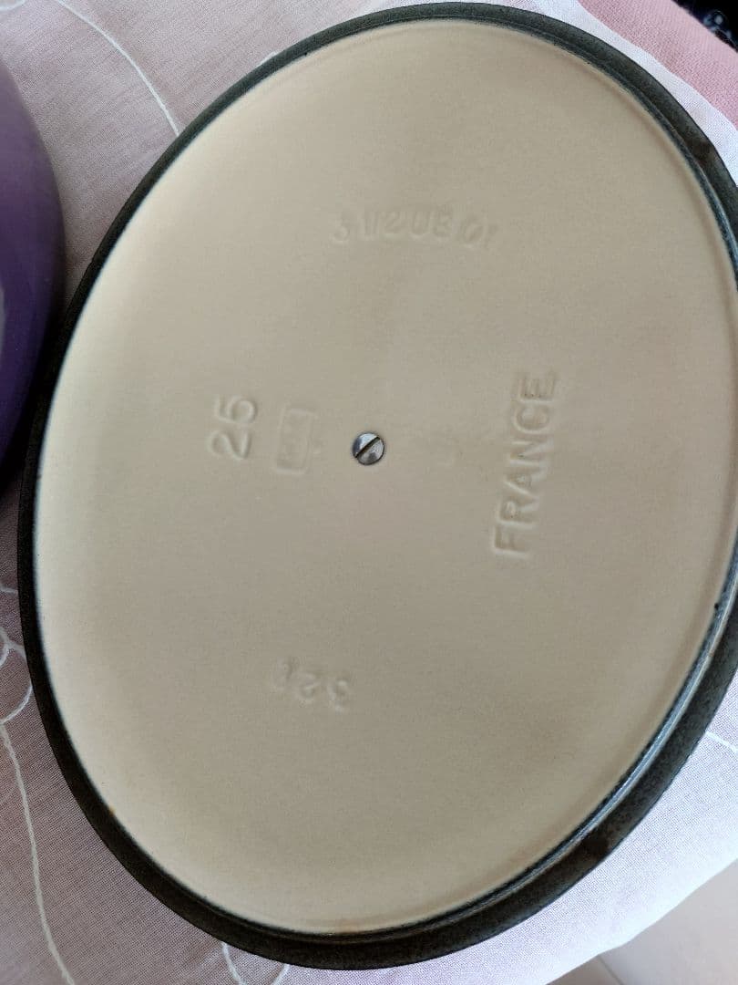 LE CREUSET ココットオーバル25cm　パープル紫