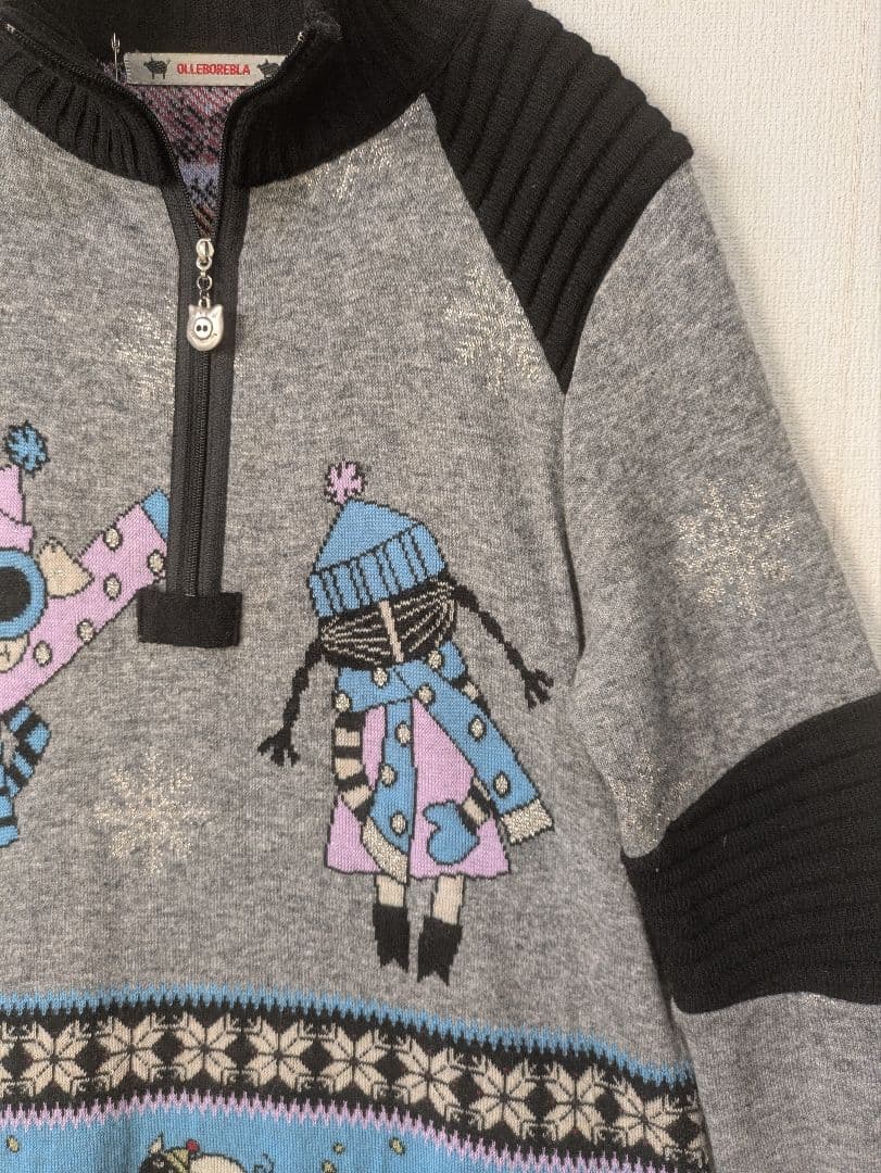 アルベロベロ♥️レトロぶたさんいっぱいニットハイネックニットセーター