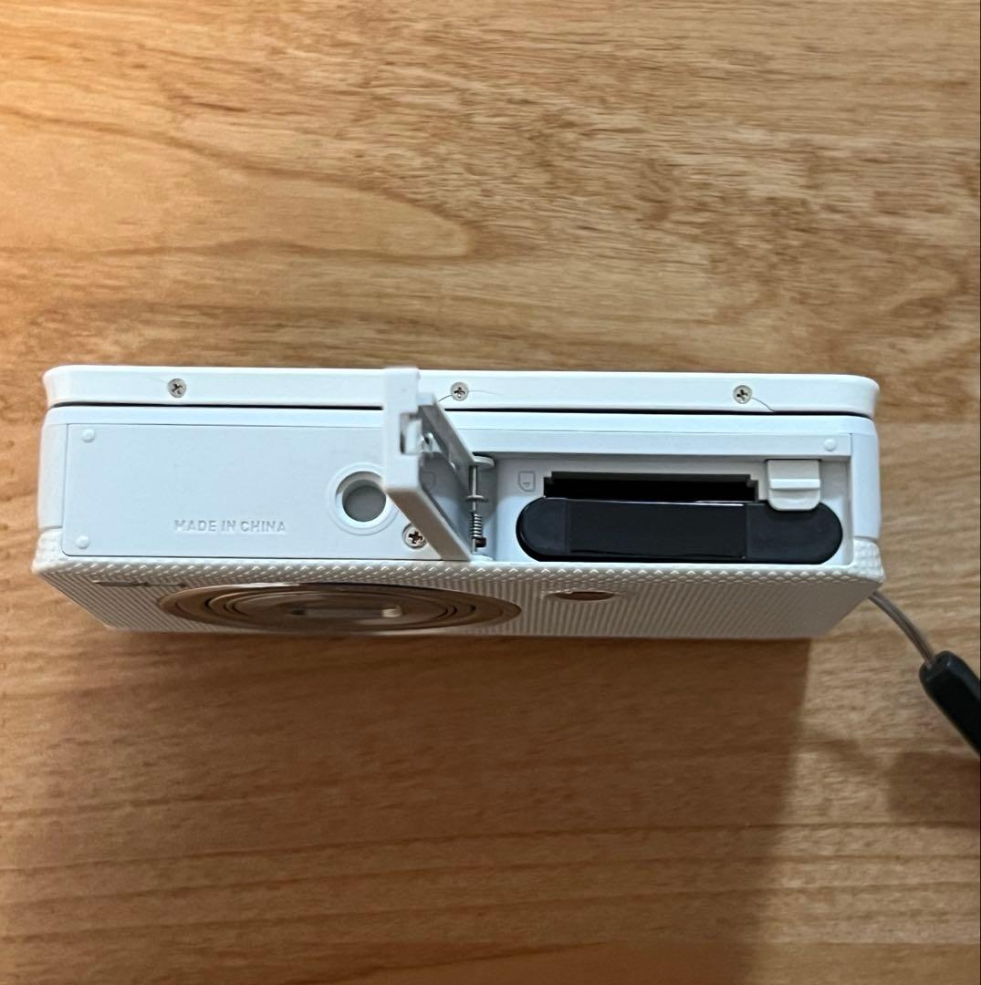 デジタルカメラ CASIO EXILIM EX-ZR70