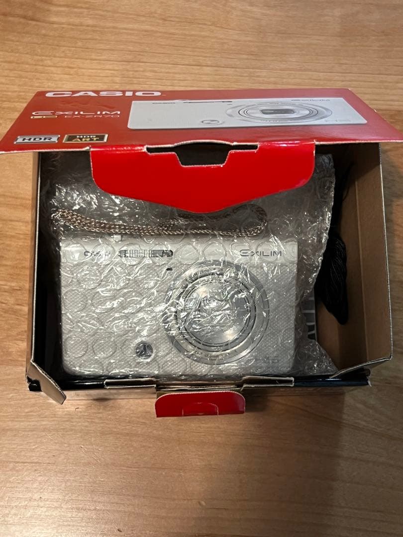 デジタルカメラ CASIO EXILIM EX-ZR70