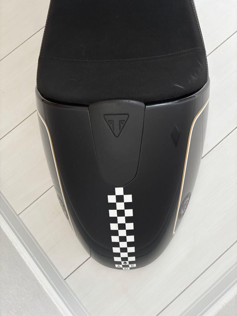 トライアンフ　ストリートカップ　純正シート