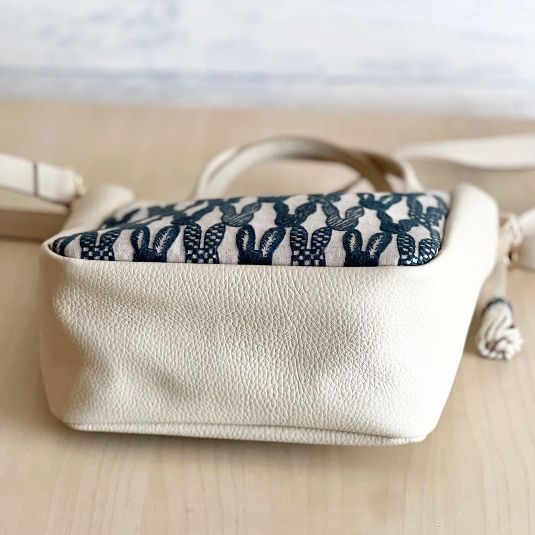 中秋の名月セール‼️ トート型本革ショルダーバッグ　MB510-015