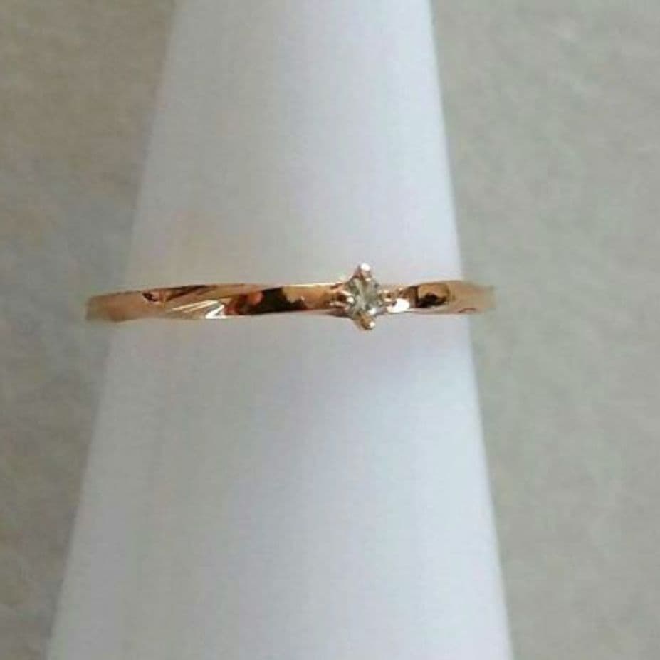 美品【エテ】ダイヤモンド 3号 K10 ツイスト ピンキーリング