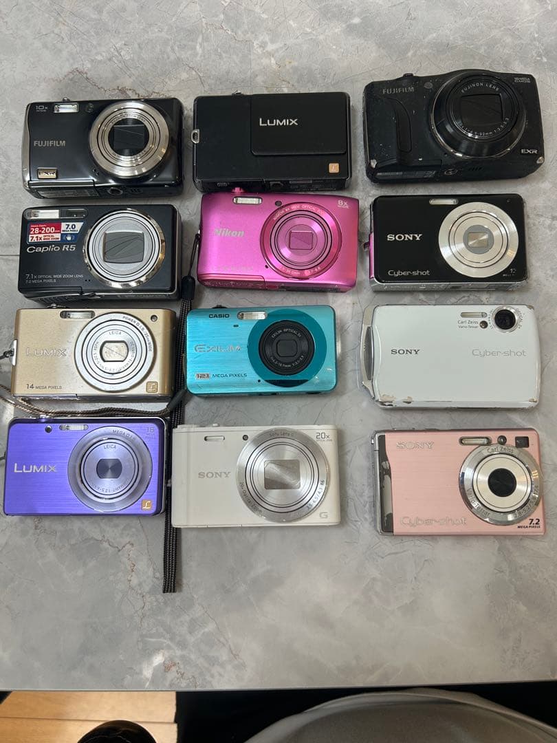 コンパクトデジカメ12台まとめ売り（ジャンク品）