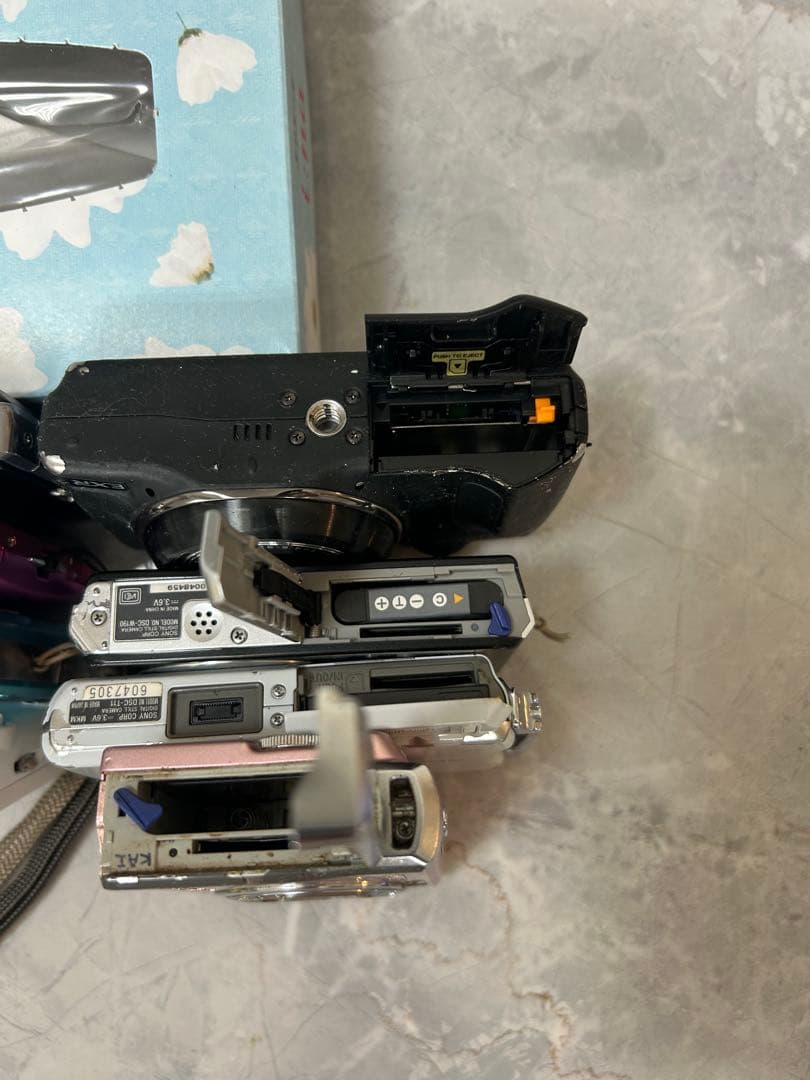 コンパクトデジカメ12台まとめ売り（ジャンク品）