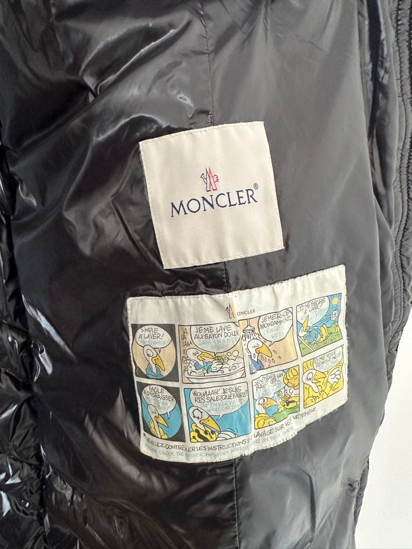 Monclerブラックフード付きロングダウンジャケット