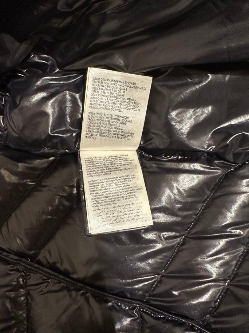 Monclerブラックフード付きロングダウンジャケット