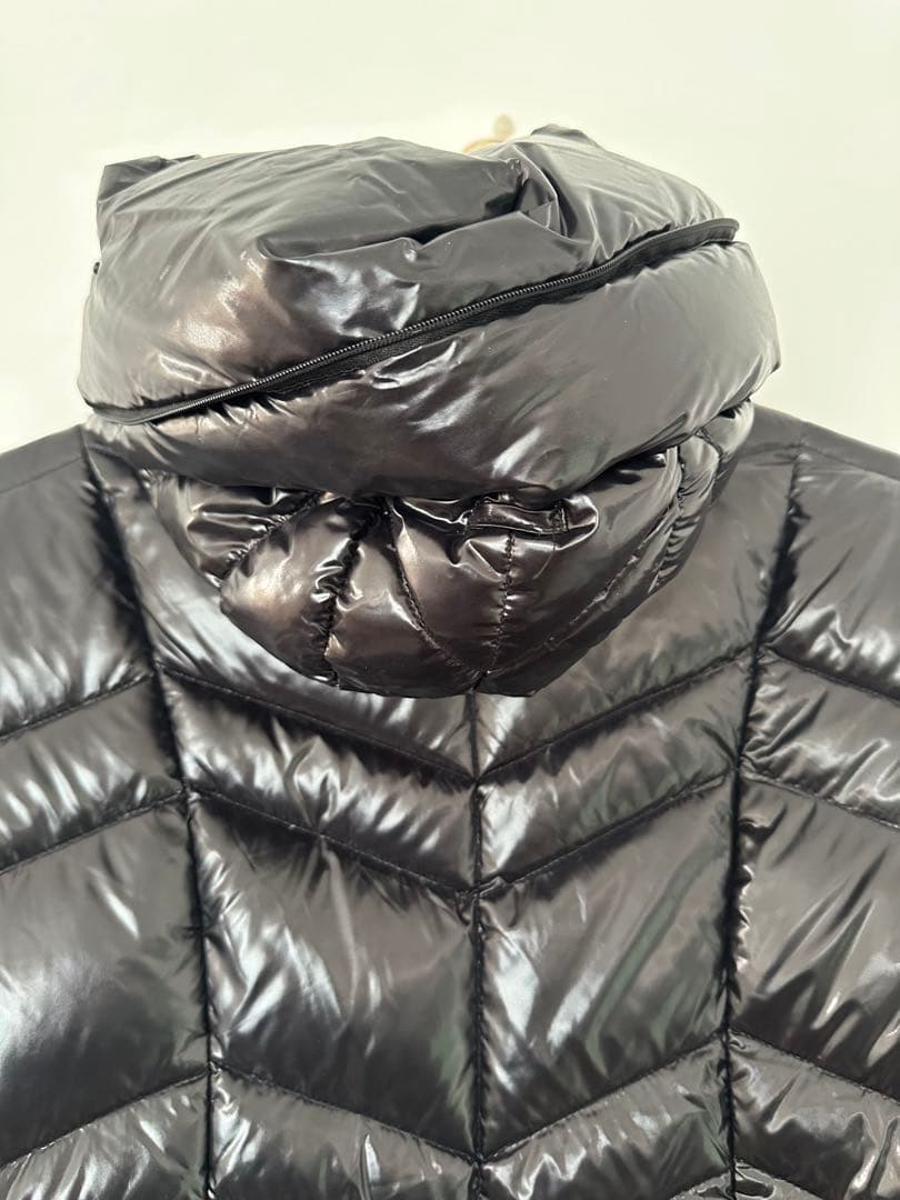 Monclerブラックフード付きロングダウンジャケット