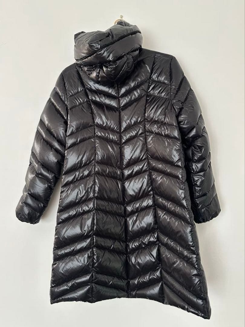 Monclerブラックフード付きロングダウンジャケット