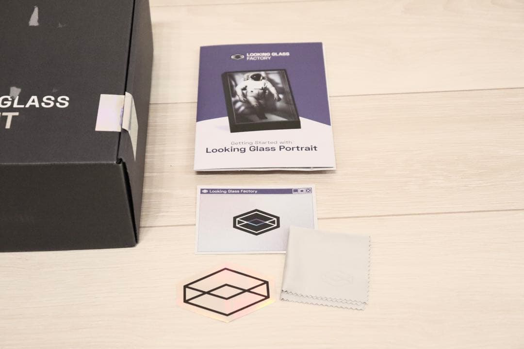 【送料無料】Looking Glass Portrait