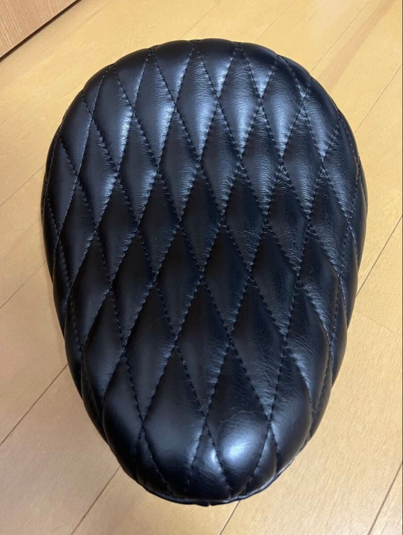 GUTS CHROME HardRide レザーソロシート クロスステッチ