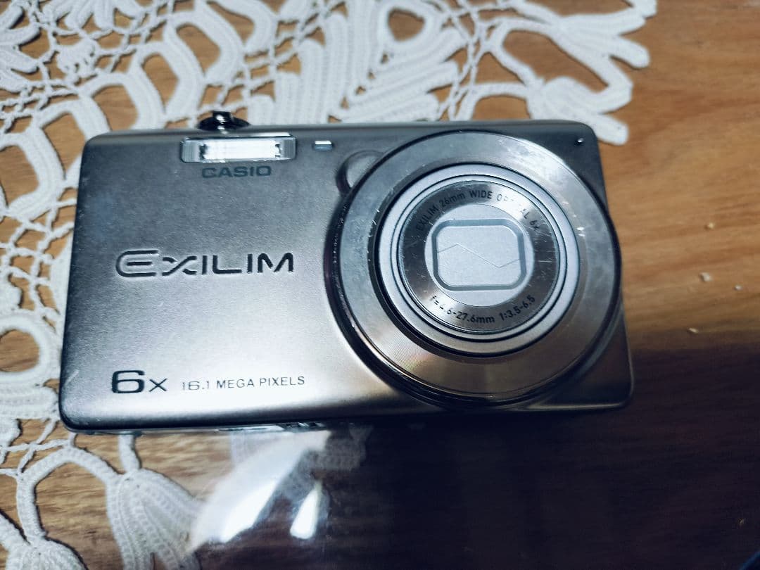 CASIO EXILIM EX-ZS25 コンパクトデジタルカメラ　シルバー