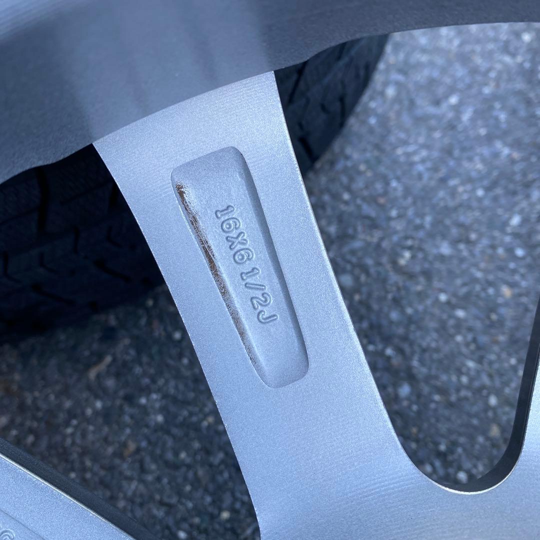 中古バリ溝ダンロップスタッドレスセット215/65R16 30系ヴェルファイア等