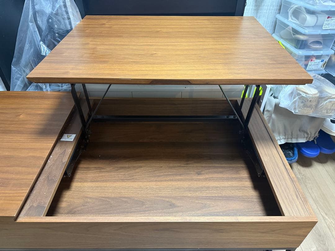 ニトリ　昇降式リビングテーブル