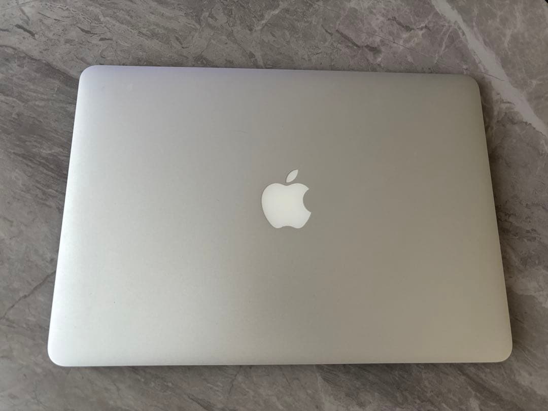 MacBook本体 Apple MacBook Air 13inch