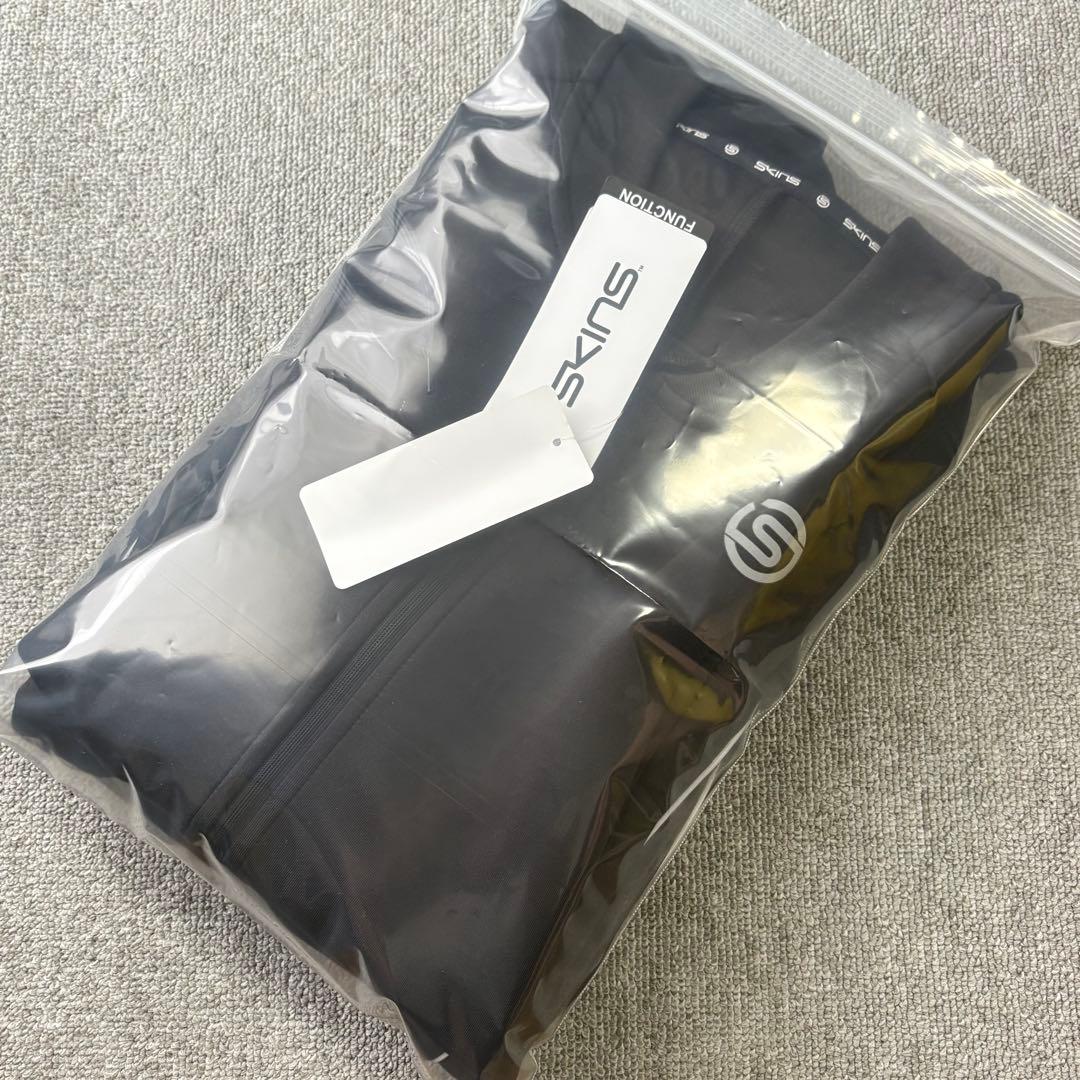 提案中　スキンズ SKINS トレーニングセットアップ　ブラック　XL タグ付き