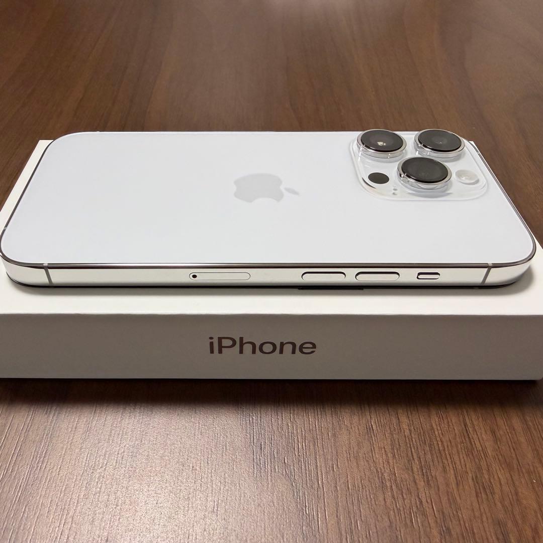 【美品】Apple iPhone 14 Pro 1TBシルバー本体 SIMフリー