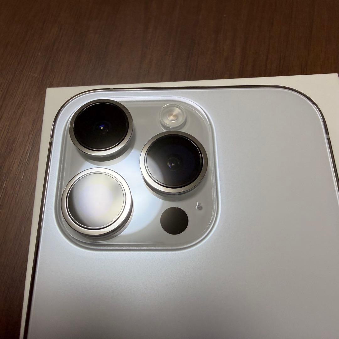 【美品】Apple iPhone 14 Pro 1TBシルバー本体 SIMフリー
