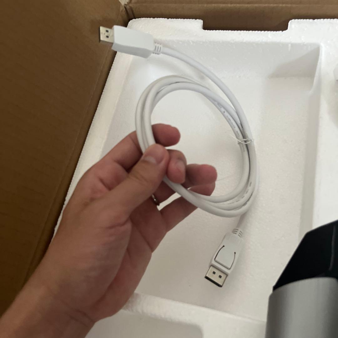 LG LG 27UL500 ディスプレイ・モニター本体