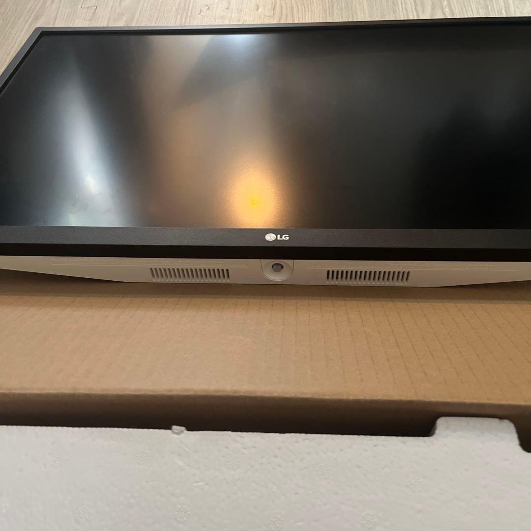 LG LG 27UL500 ディスプレイ・モニター本体