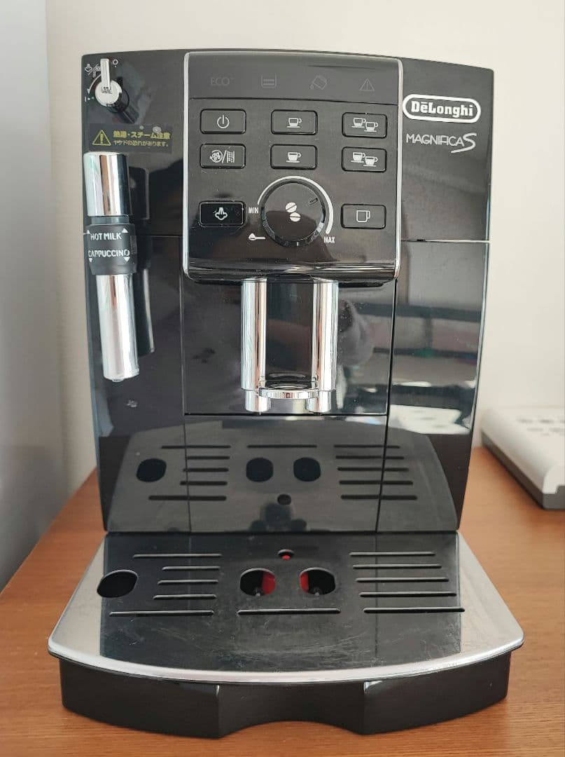デロンギ　全自動コーヒーマシン　Magnifica S