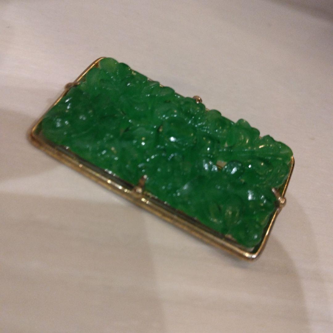 翡翠　ヒスイ　ブローチ