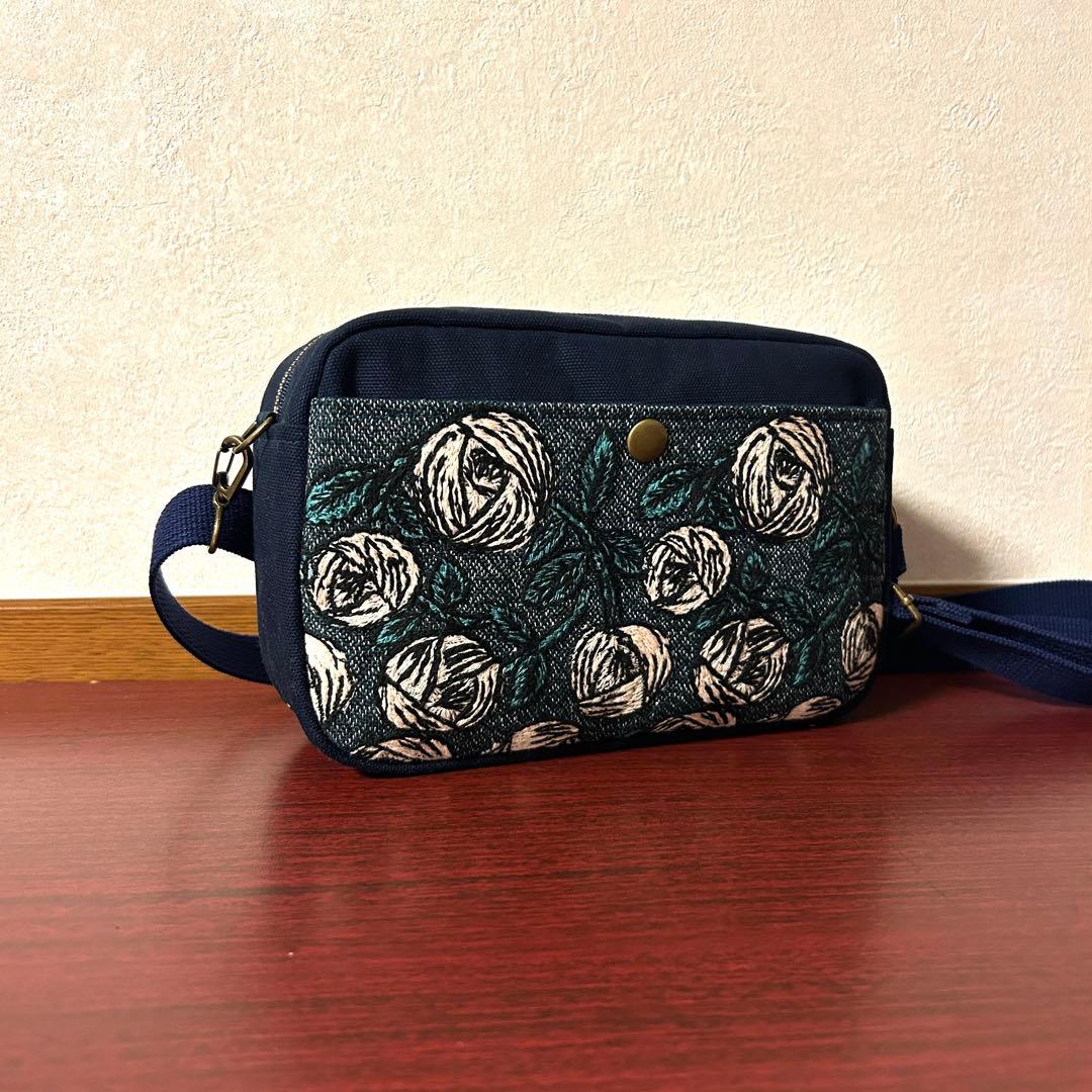 ミナペルホネン rosy(ネイビー&グリーン) ショルダーバック ミニポーチ付き