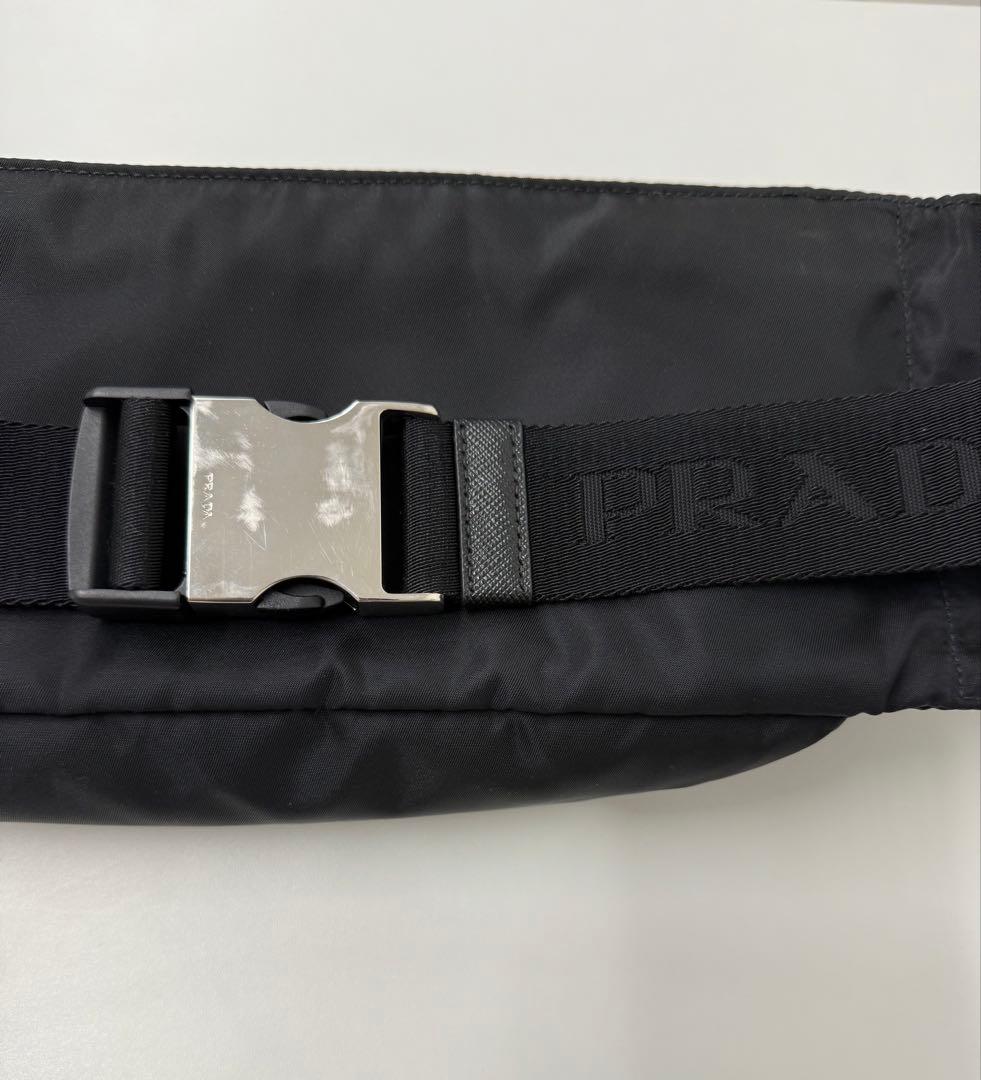 PRADA ナイロン ボディバッグ 黒 三角ロゴ 正規品