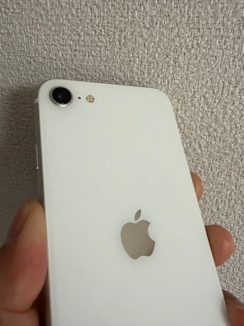 iPhone SE (2)ホワイト 本体