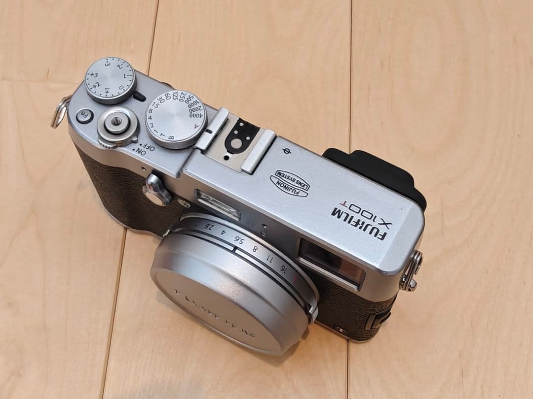 【美品、純正予備バッテリー付き】Fujifilm X100T　デジタルカメラ