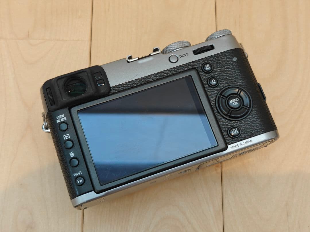 【美品、純正予備バッテリー付き】Fujifilm X100T　デジタルカメラ