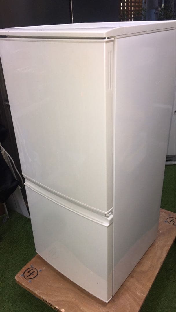 SHARP SJ-D14B-W 137L 2016年製　2ドア冷蔵庫