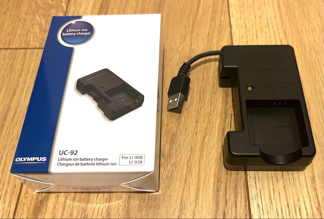 美品 OLYMPUS Tough TG-6 本体 電池２個 充電器 水中未使用