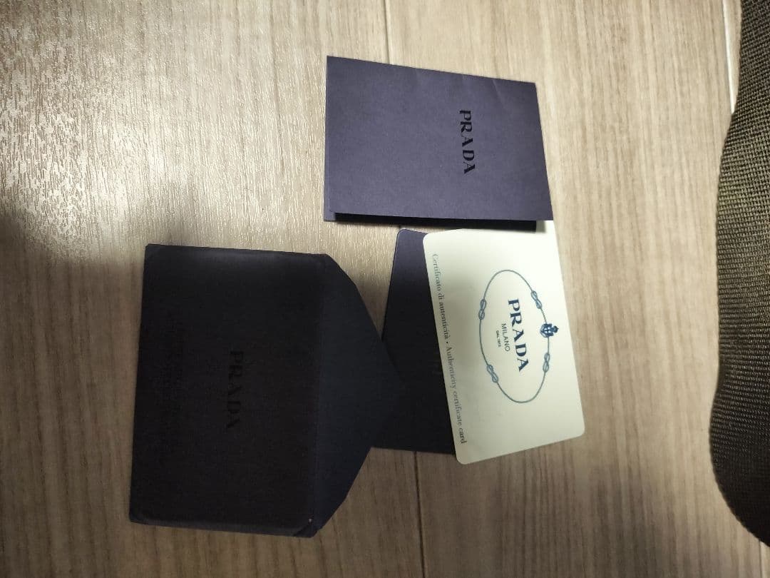 PRADA メッセンジャーバッグ オリーブグリーン