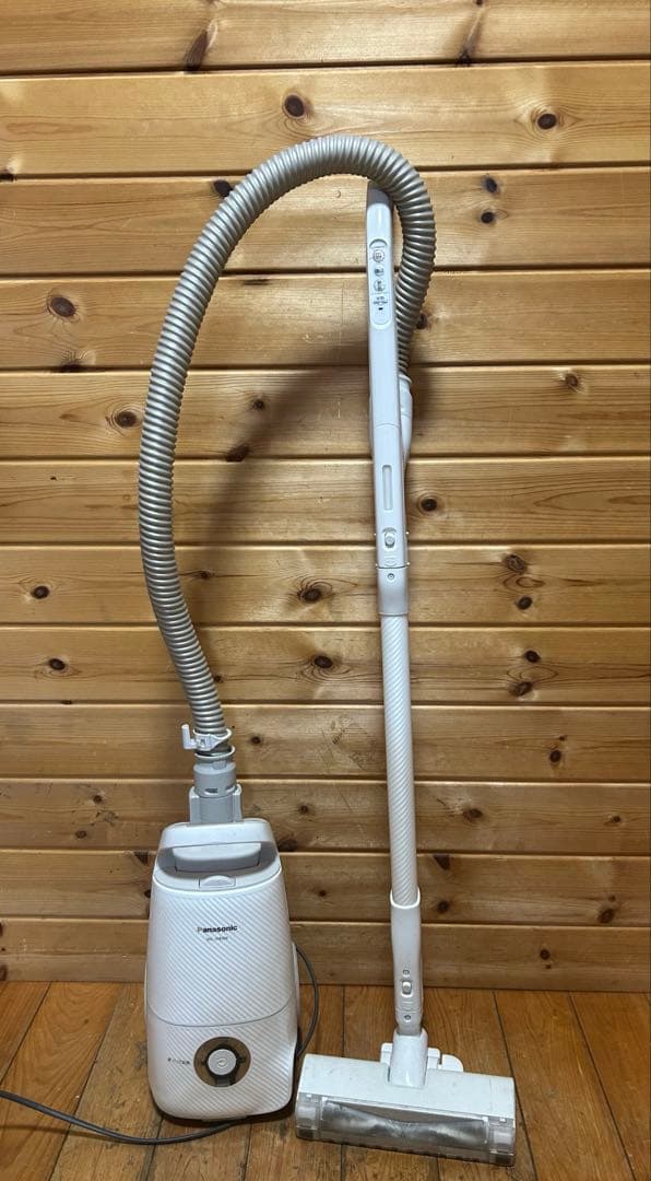 パナソニック　紙パック式　軽量静音の人気シリーズクリーナー　MC-JK830K