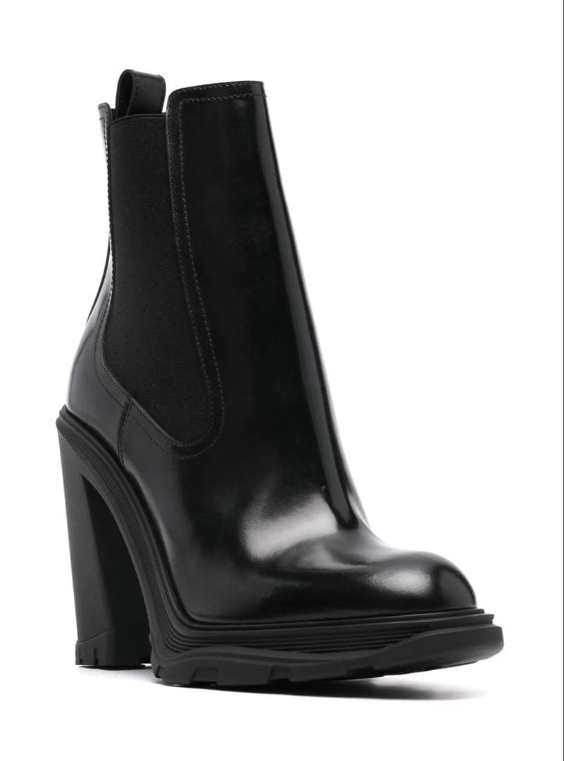 Alexander McQueen ブラックチェルシーブーツ