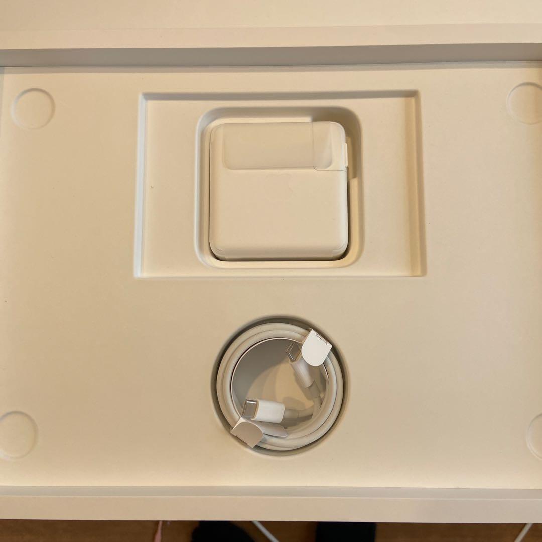 MacBookPro 2020 i7 メモリ32GB SSD 1TB 13インチ