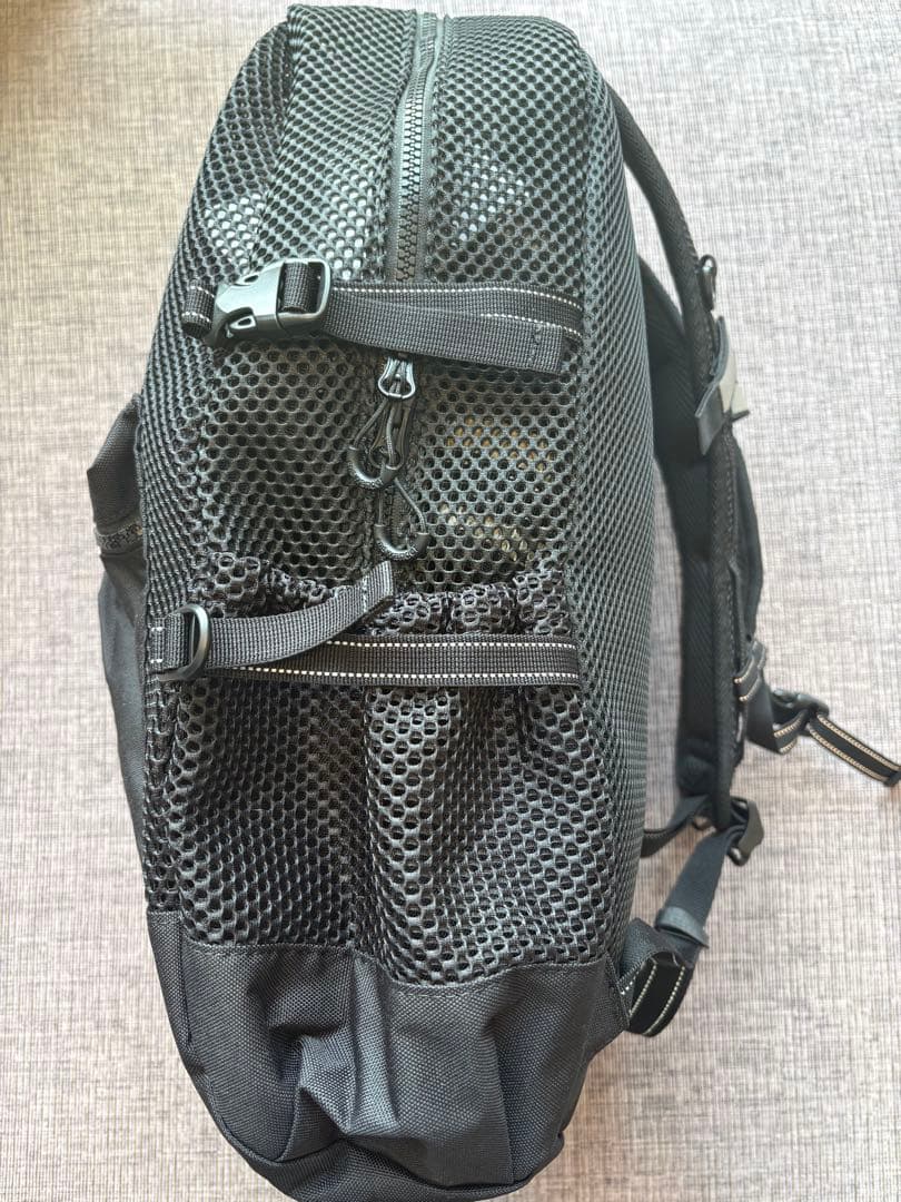 さ*り様 アンドワンダー And wander 3Dメッシュバックパック 黒の色