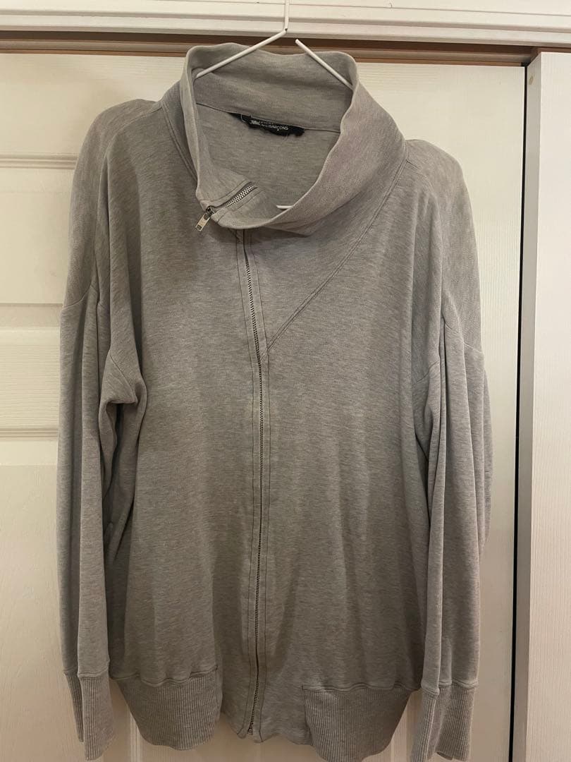 ねむたいCOMME des GARÇONSジップスウェットジャケット