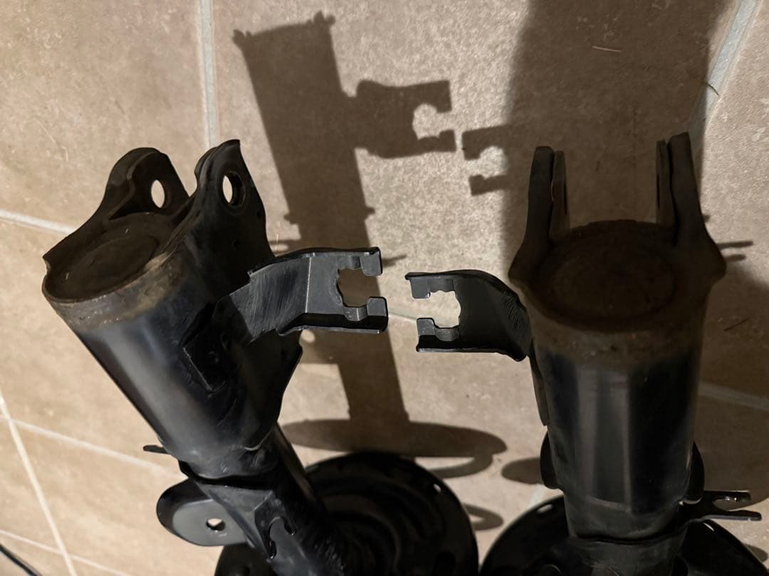 日産　エルグランド　tne52 フロントサスペンション　左右　令和３年　純正