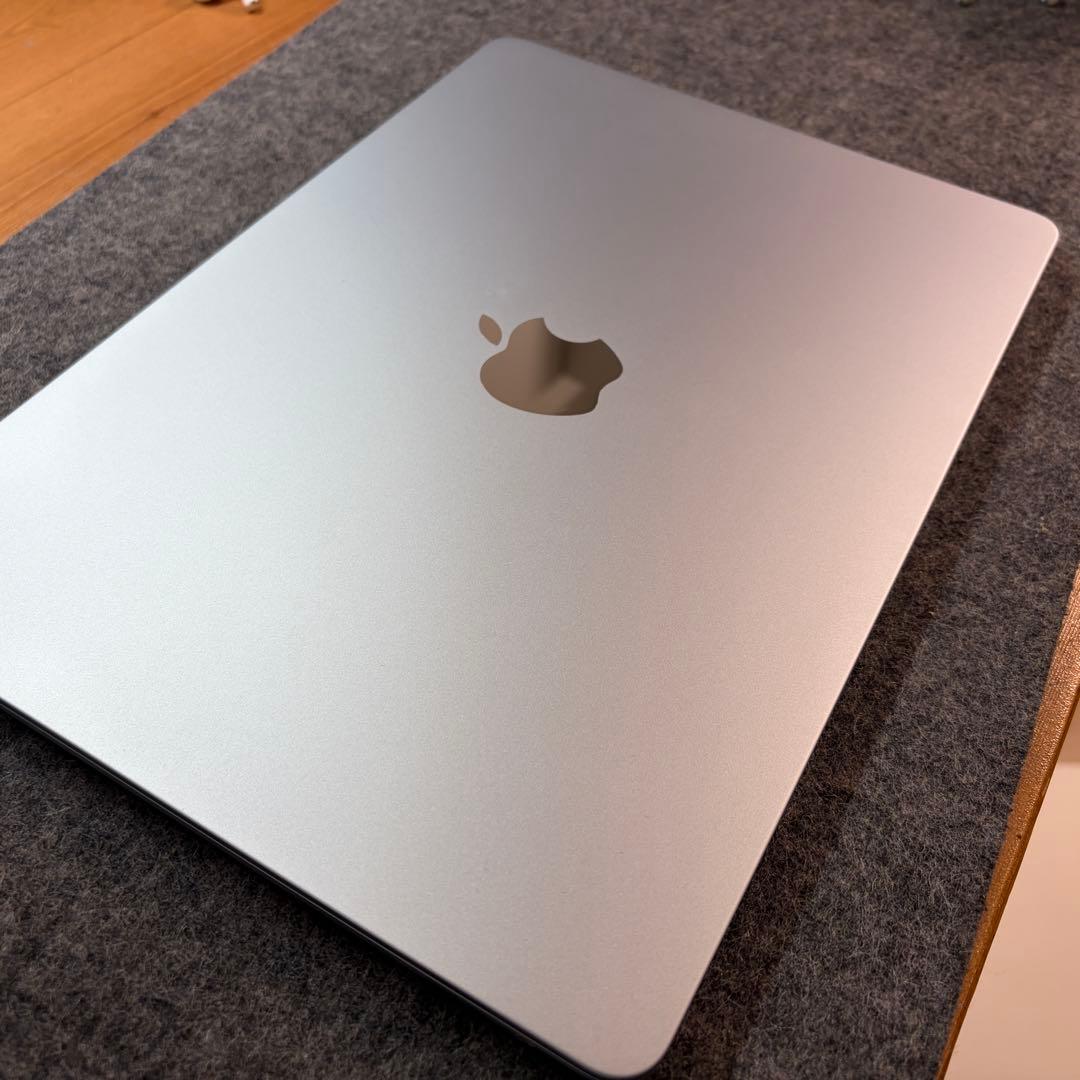 【新品同様】MacBook Air M4 16GB 256G バッテリー100%