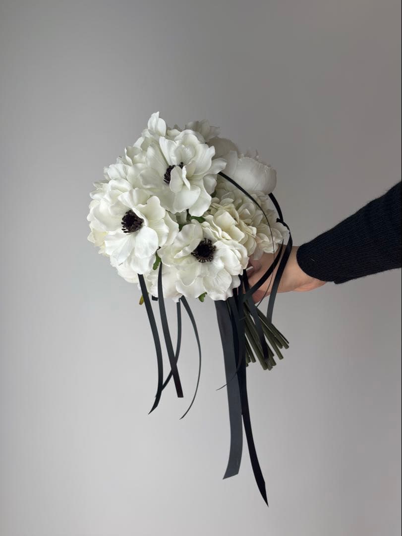 110.【ブートニア付】ウェディングブーケ　アーティシャルフラワー造花